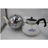 Image 3 : Vintage Teapot, 2 Fire King Teapot and Lidded