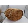 Image 2 : Vintage Oval Wicker Basket
