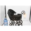 Image 5 : Vintage Child's Doll Carriage