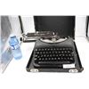 Image 1 : Antique Remmington Typewriter