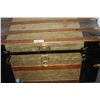 Image 1 : Antique Trunk