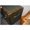 Image 3 : Antique Trunk