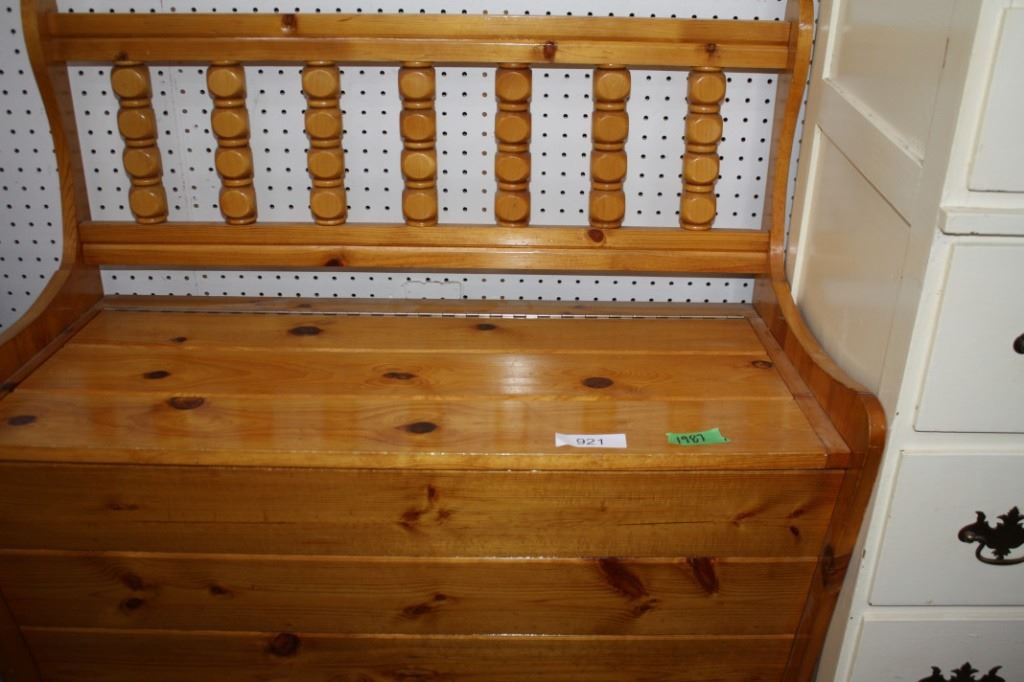 Viintage Racking Bench Vintage Storage Bench