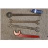 Image 3 : 4 Antique Large Wrenches
