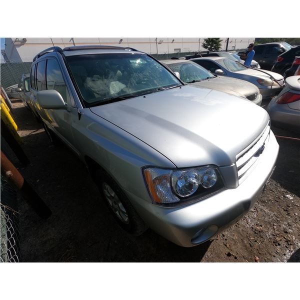 TOYOTA HIGHLANDER 2001 T-DONATION