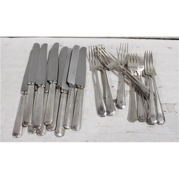 VINTAGE WM ROGERS & SONS SILVER FORKS & KNIVES