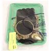 Image 1 : NEW GREEN TRAY WITH NEW JEWELRY PIECES