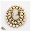 Image 1 : VINTAGE AVALAY FAUX-PEARL CRYSTAL CAMEO BROOCH
