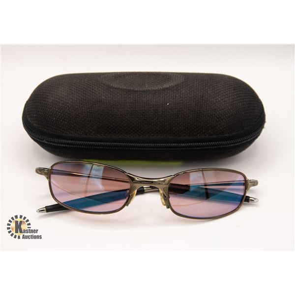 OAKLEY SUNGLASSES IN AN ORIGINAL CASE