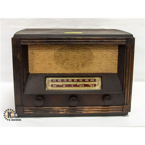RCA VICTOR RADIO. MODEL BT-60.