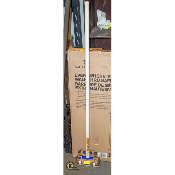 VINTAGE CURLING BROOM ‘’THE HAMMER’’