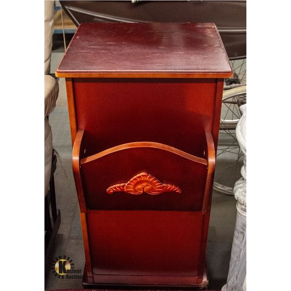 MAGAZINE RACK/END TABLE 13"X15"X31" (HAS DAMAGE ON
