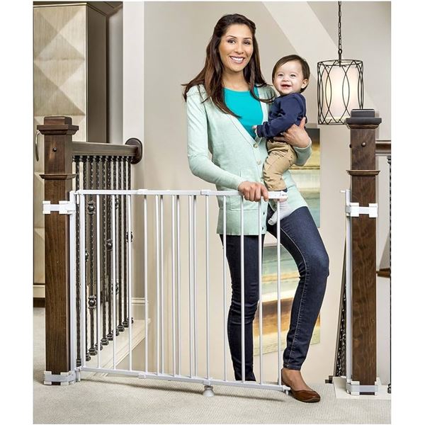 BRAND NEW REGALO 2-IN-1 MOUNTED BABY GATE