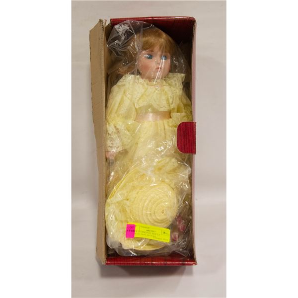 NEW IN ORIGINAL BOX LA COLLECTION ARTISAN