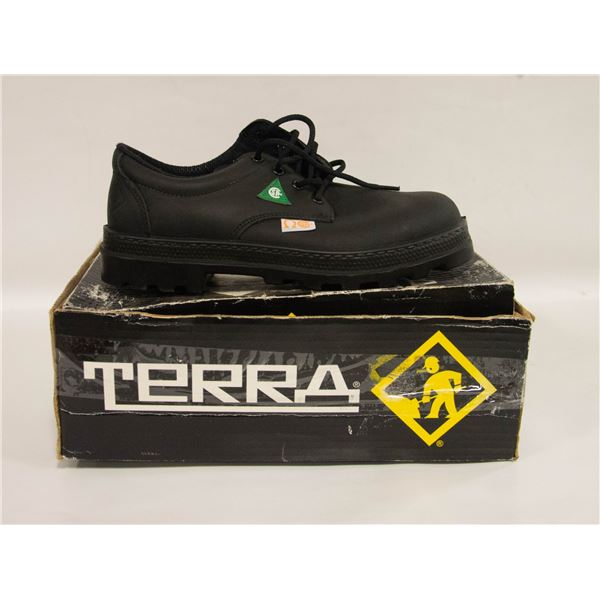 PAIR NEW SIZE 8 TERRA STEEL TOE BOOTS