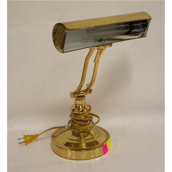 MID CENTURY BRASS BANKERS TABLE LAMP, WORKS
