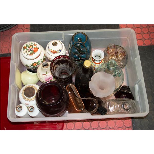 BOX ASSORTED VASES