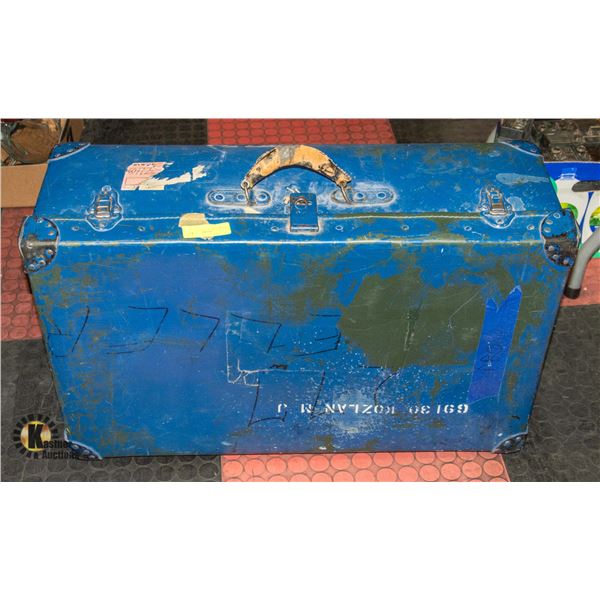 OLD BLUE TRUNK/SUITCASE 31X19X11 INCH