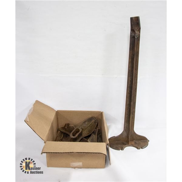 COBBLER SHOE STAND AND SHOES