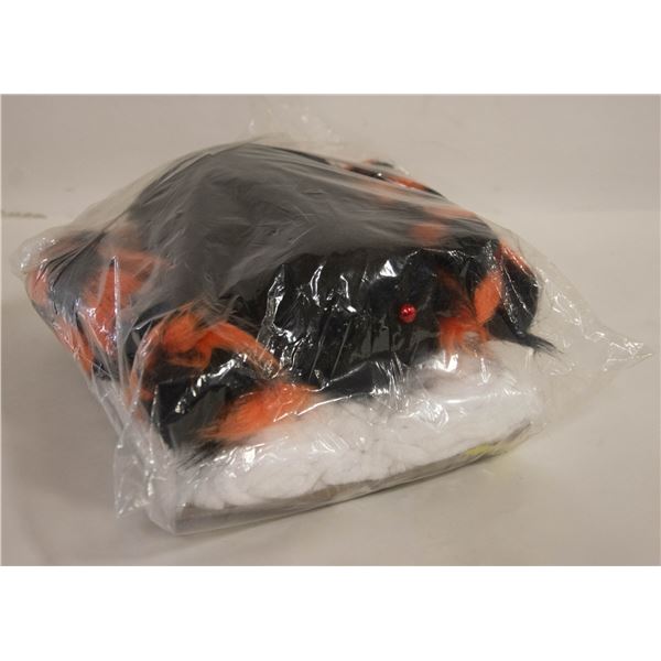 22-FOOT SPIDERWEB WITH HUGE SPIDER