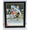 Image 1 : BOBBY HULL 8X10 AUTOGRAPHED TO CHRIS