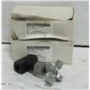 Image 1 : PARKER NEEDLE VALVE MV400S SET OF 2 NEW