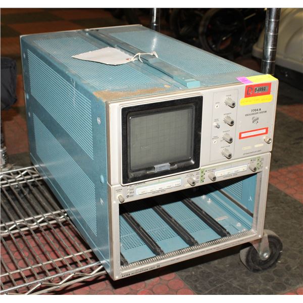 TEKTRONIX 7704A OSCILLOSCOPE D7704 DISPLAY UNIT