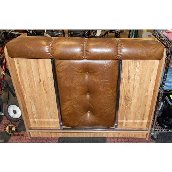 WOOD AND PADDED BROWN LEATHER STAND-UP