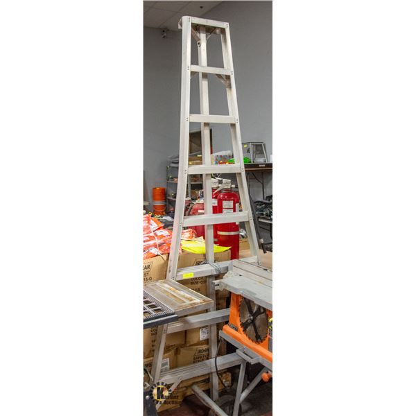 8 FEET ALUMINUM LADDER, 41 INCH WIDE AT BASE.