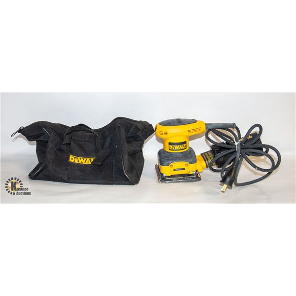 BOX WITH DEWALT D26441 - 1/4 SHEET PALM