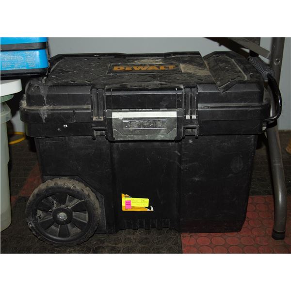DEWALT 60LTR ROLLING TOOL BOX