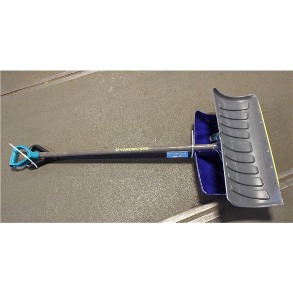 LOT OF 2 SNOW SHOVELS