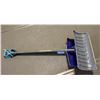 Image 1 : LOT OF 2 SNOW SHOVELS