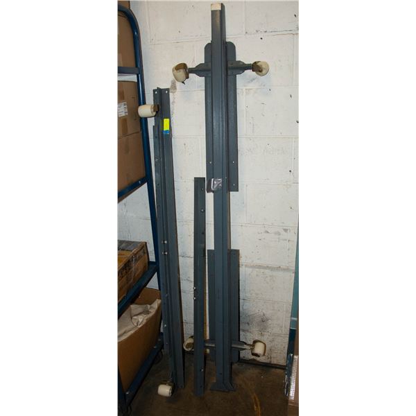 KINGSIZE BEDFRAME WITH WHEELS+SUPPORTS