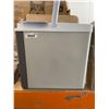 Image 3 : Koolatron Electric Cooler & Warmer with Handle |18 Quart (17 L) Portable Thermoelectric Fridge for V