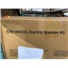 Image 3 : 5TH WHEEL M1 Electric Scooter - 13.7 Miles Range & 15.5 MPH, 500W Peak Motor, 8" Inner-Support Tires