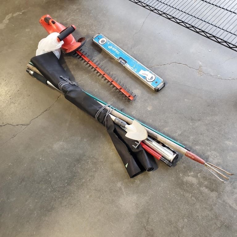 Hedge Cutter Level ELECTRIC HEDGE TRIMMER, LEVEL AND GARDEN TOOLS