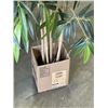 Image 2 : 5FT FAUX PLANT