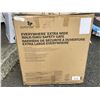 Image 2 : SUMMER INFANT EXTRA WIDE WALK THRU PRESSURE/ HARDWARE MOUNTED SAFETY GATE, RETAIL $89