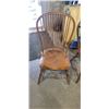 Image 2 : SET OF 3 ANTIQUE WINDSOR DINING CHAIRS