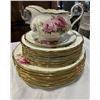 Image 8 : 90 PIECES OF ROYAL ALBERT 'AMERICAN BEAUTY' BONE CHINA