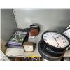 Image 2 : 3 Shelves - Clocks, undermount sink, photo album, vinyl records, planter pot, etc.