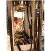 Image 3 : Shelf - Jewelry boxes, jewelry, mannequin heads