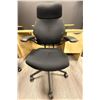 Image 3 : 2pc office furniture - Desk (5ft length x 30in depth x 29 1/2in height)/ chair