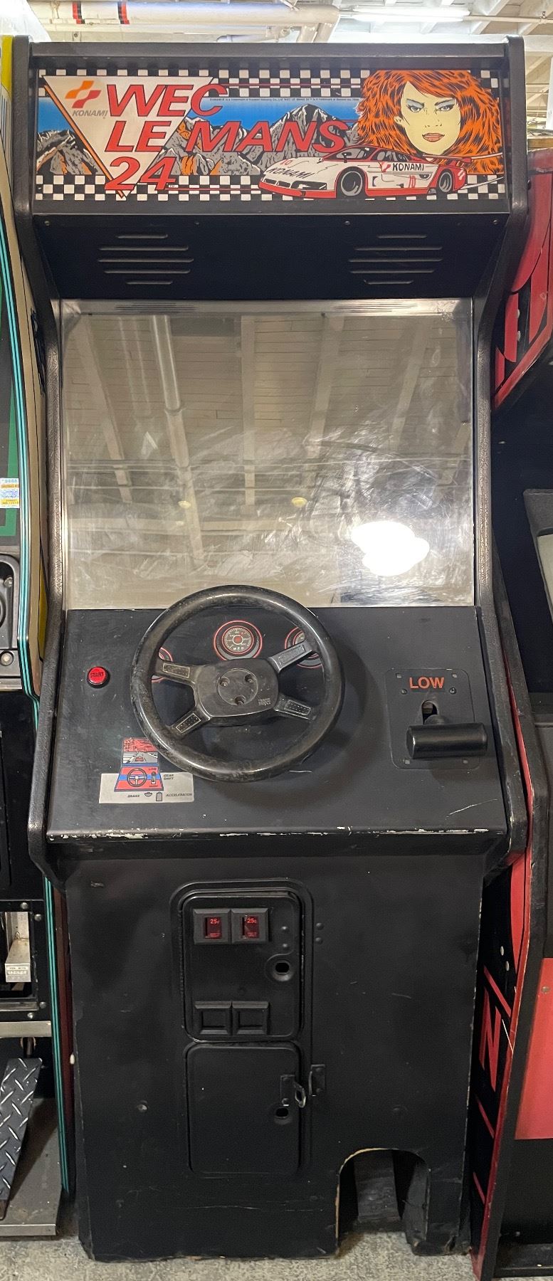 Konami - WEC LE MANS 24 Racing Arcade Machine