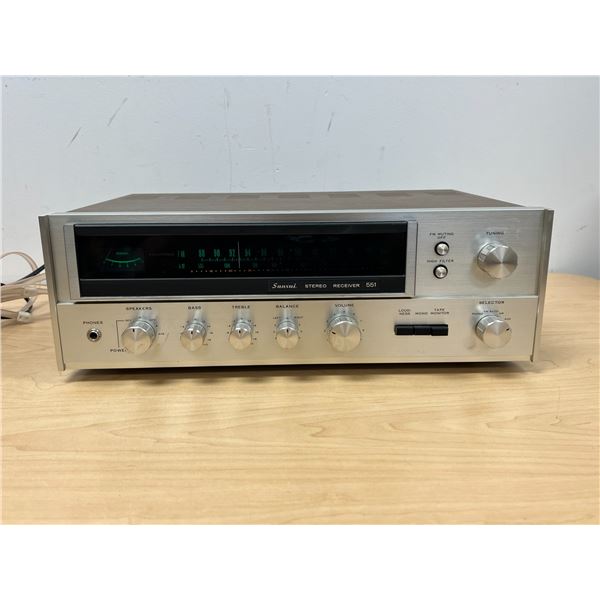 Sansui Stereo Receiver 551 - powers up, not tested - see all photos