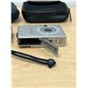 Image 5 : 2 Canon Power Shot Digital Elph Camera SD600 & & SD750