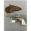 Image 2 : 1950's Texas Ranger Cap Gun with Leather Holster