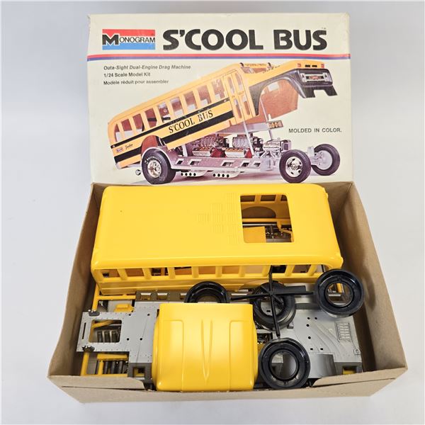 Monogram S'cool Bus Model Car Kit