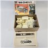 Image 1 : Revell '57 Chevy Model Car Kit